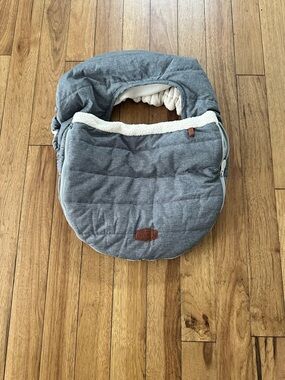 JJ Cole Gray Sherpa-Lined Infant car seat cover like new